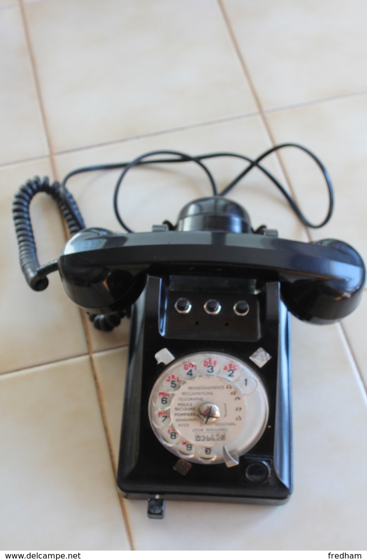 TELEPHONE 1969 EN BAKELITE(appareil Moblile 1+2 Pour Combiné S63) - Telefontechnik