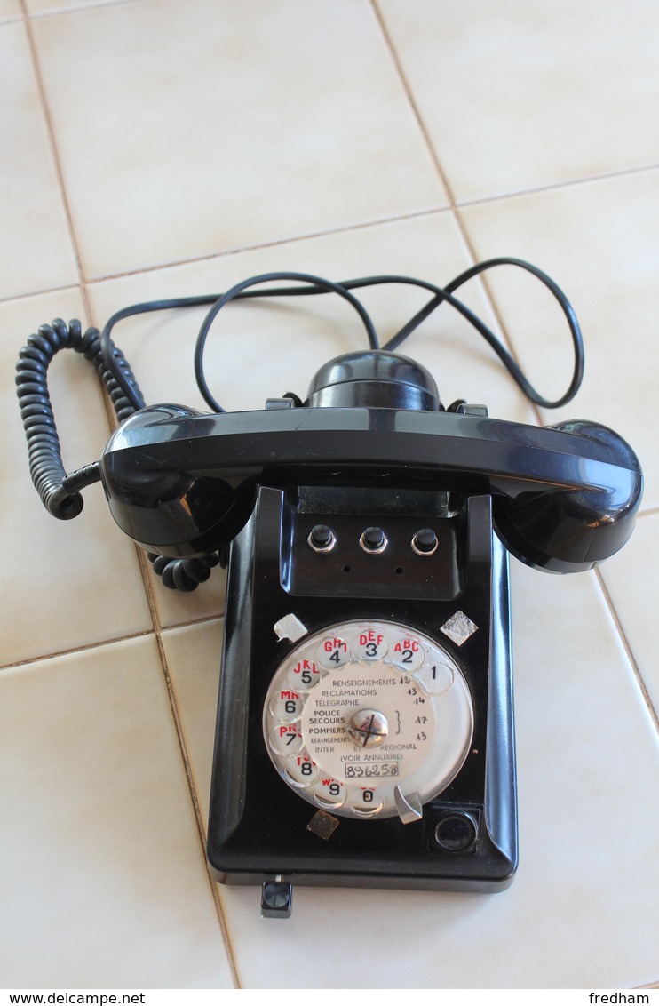 TELEPHONE 1969 EN BAKELITE(appareil Moblile 1+2 Pour Combiné S63) - Telefontechnik