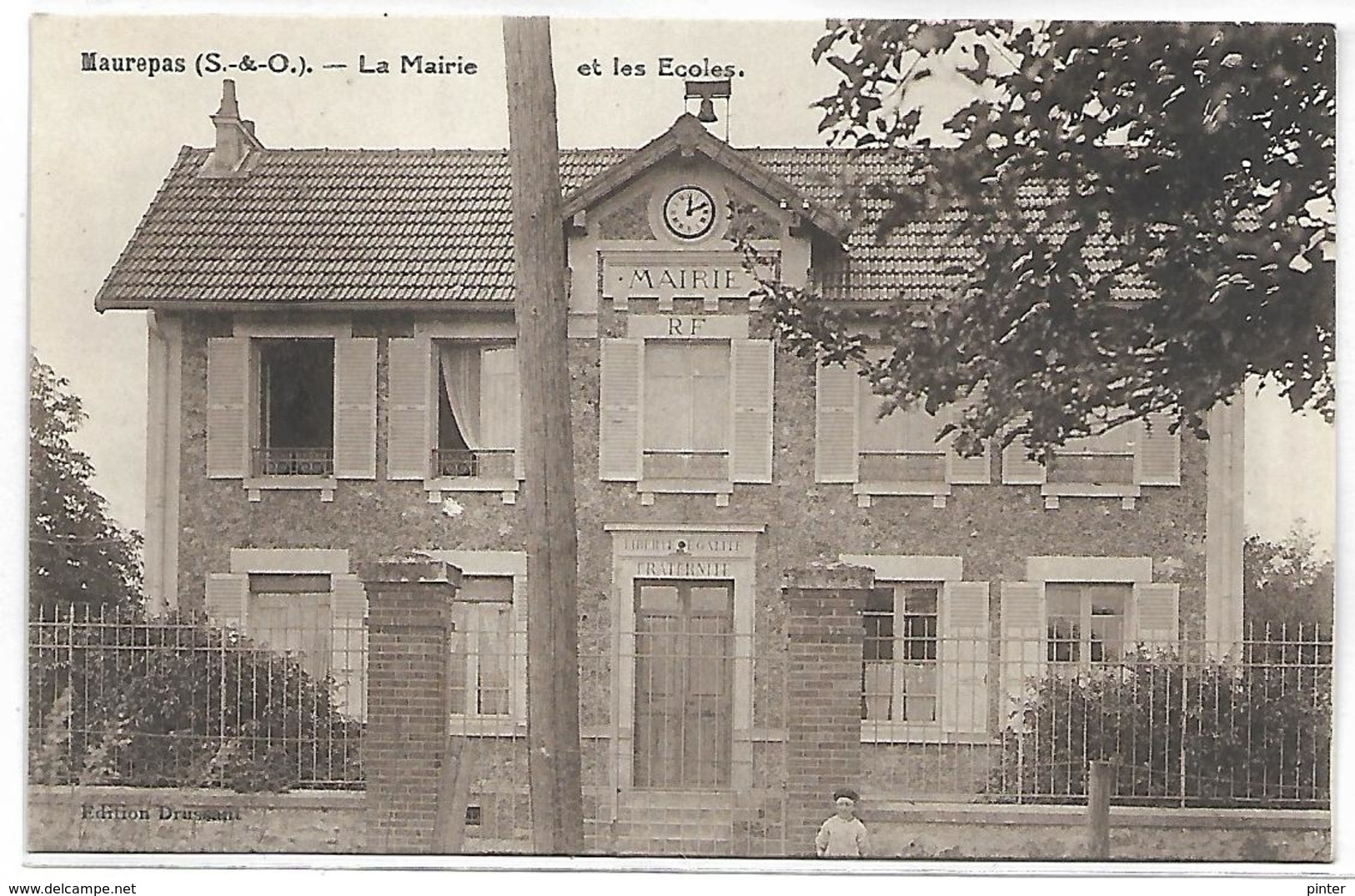 MAUREPAS - La Mairie Et Les Ecoles - Maurepas