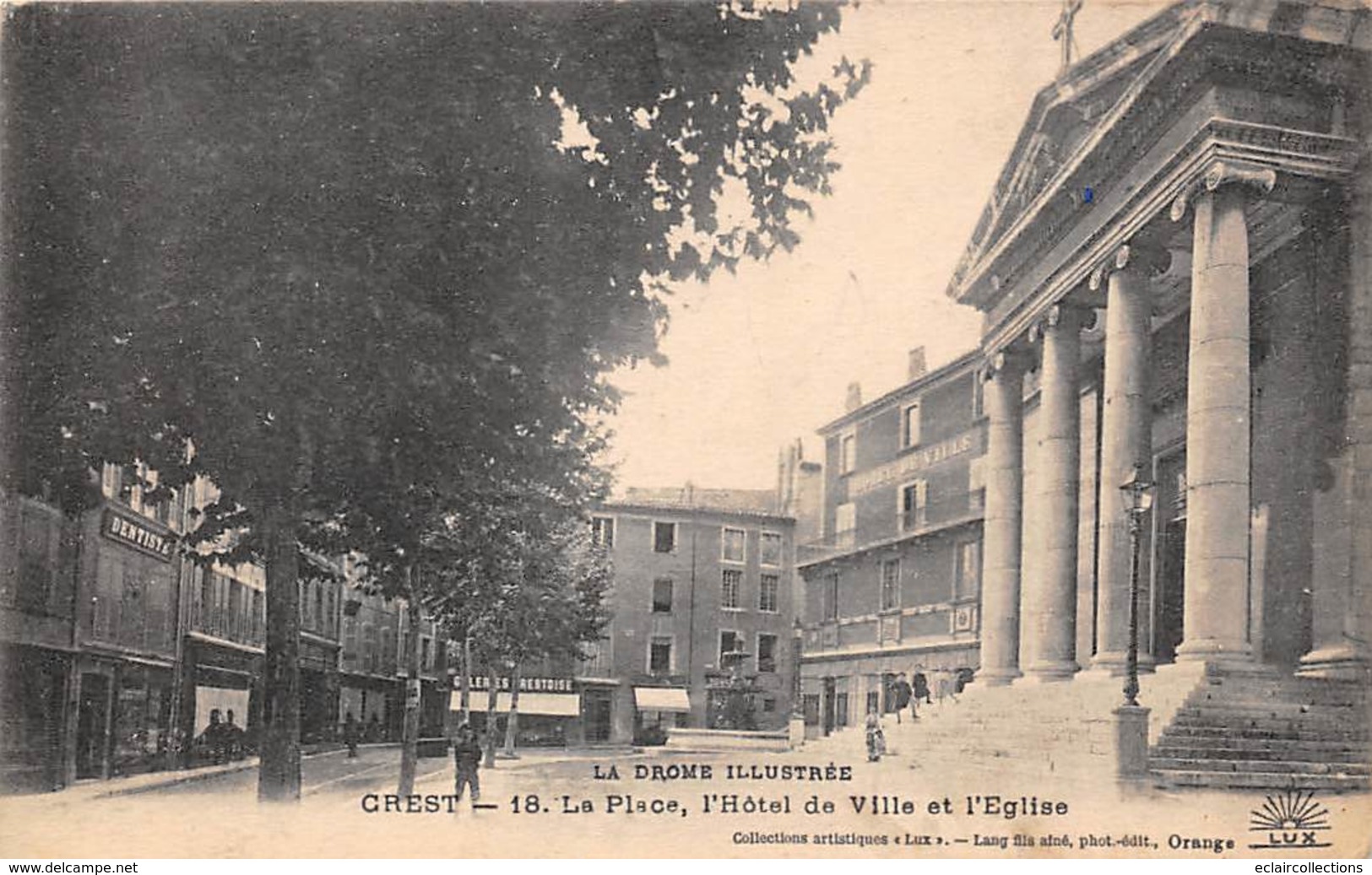 Crest   26    La Place Et L'Hôtel De Ville     (Voir Scan) - Crest