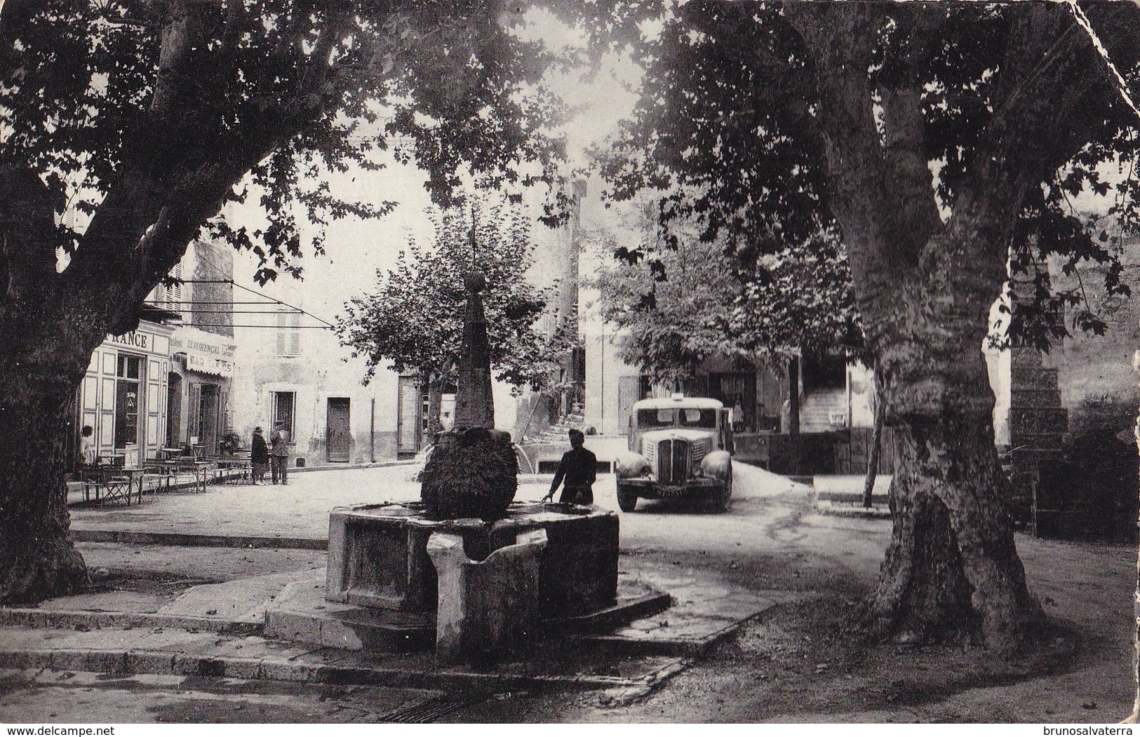 SIGNES - Place Du Marché - Signes