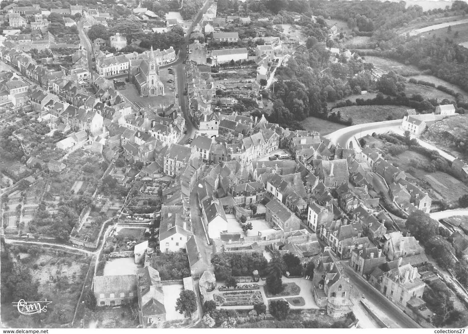 56-LA-ROCHE-BERNARD- VUE AERIENNE LE CENTRE - La Roche-Bernard