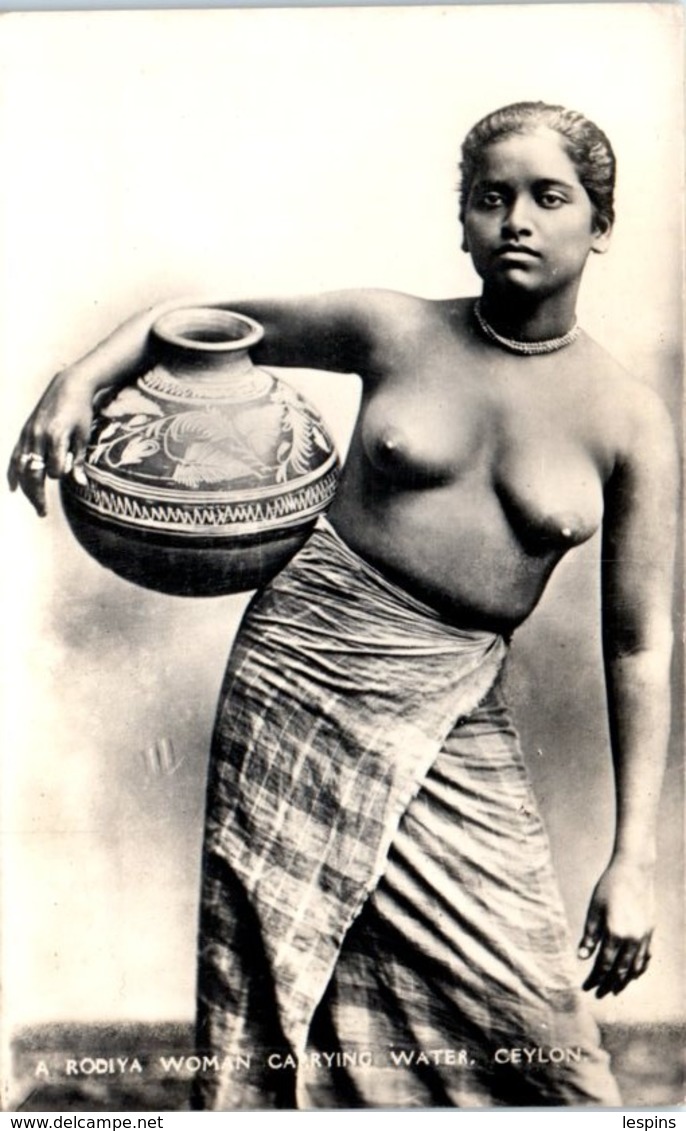 ASIE - SRI LANKA ( CEYLON ) --Rodiya Woman - Sri Lanka (Ceylon)