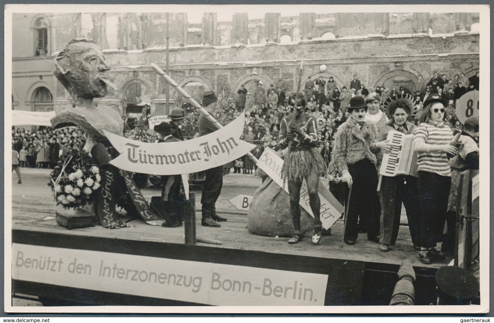 Ansichtskarten: Bayern: MÜNCHEN, Faschingsumzüge 1949/1954, 51 Echtfotokarten Und 6 Kleinformatige F - Autres & Non Classés