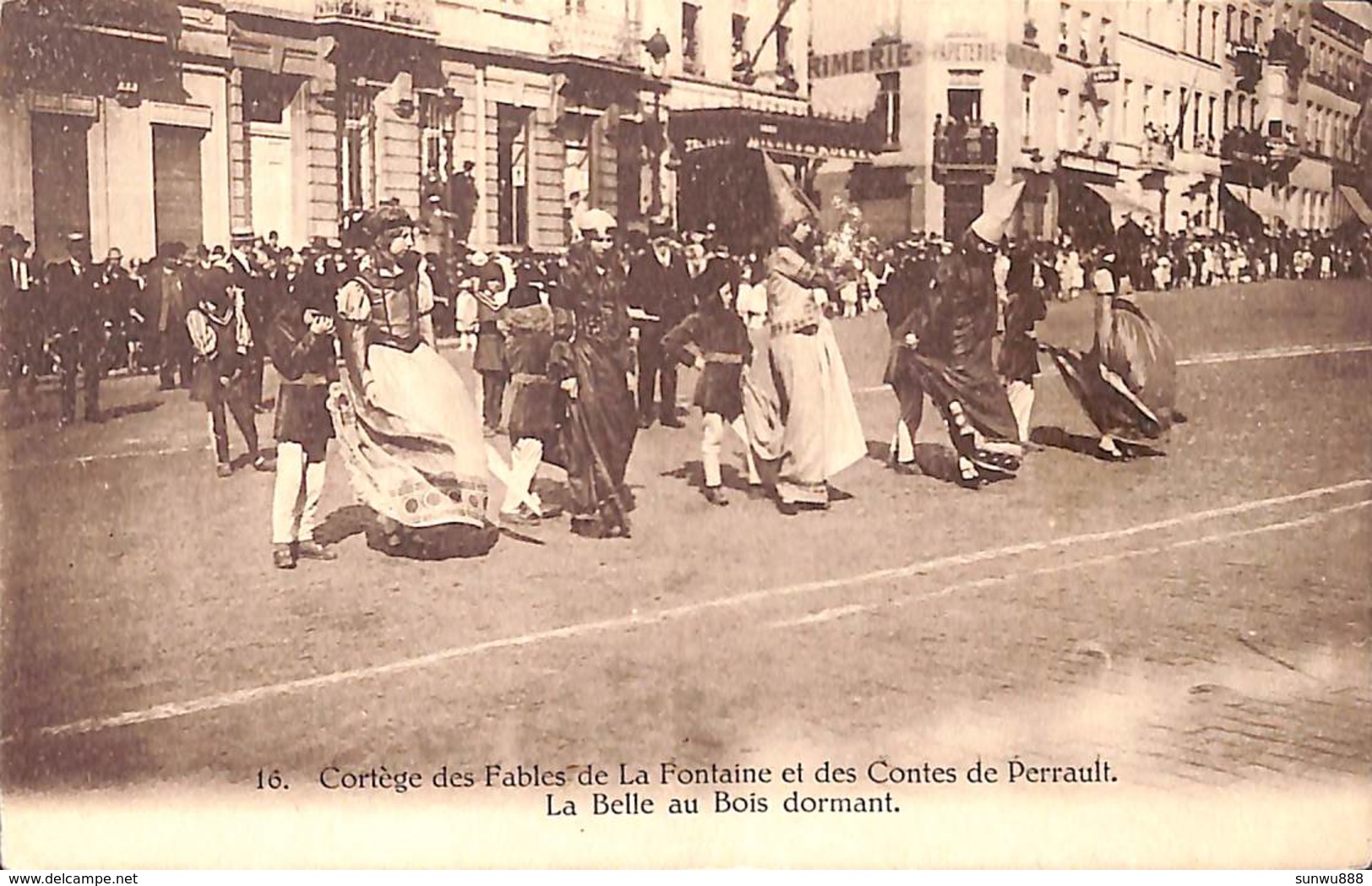 Cortège Des Fables De La Fontaine - La Belle Au Bois Dormant (Place Fernand Cocq) - Ixelles - Elsene