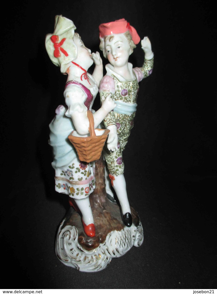 ancien couple d'amoureux porcelaine de Sitzendorf Allemagne fin XIX ème