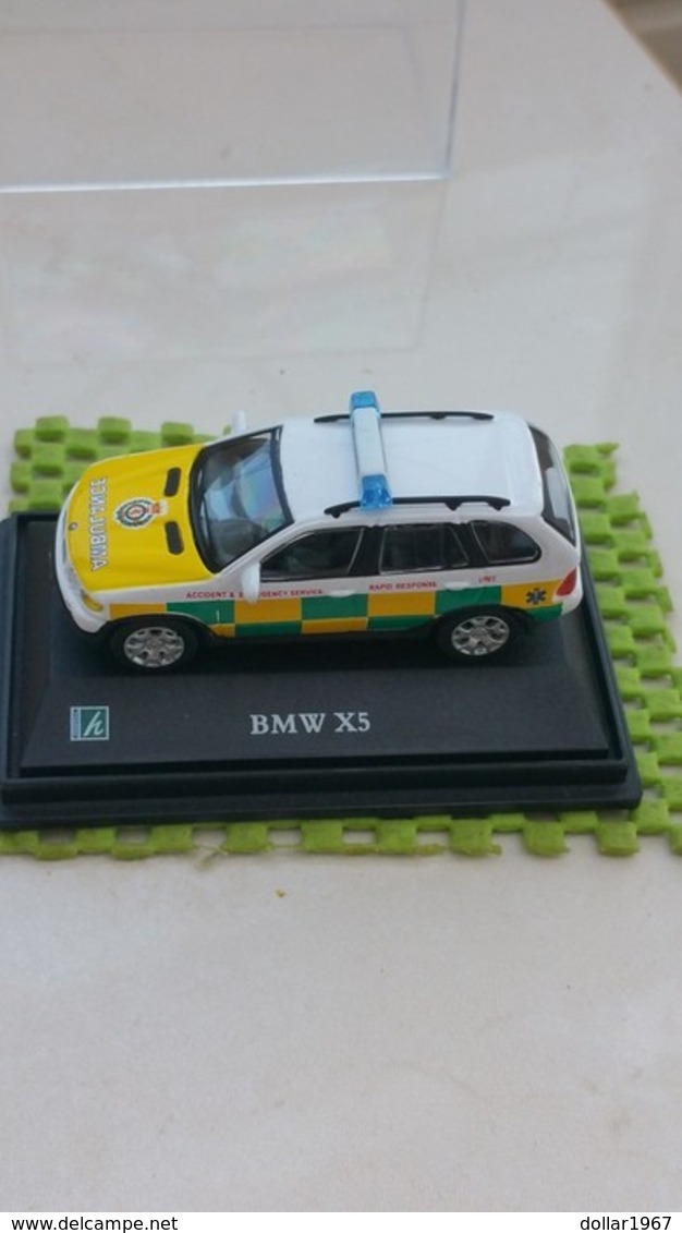 Hongwell - Bmw X5 British Ambulance. 1:76 - Scale 1:76