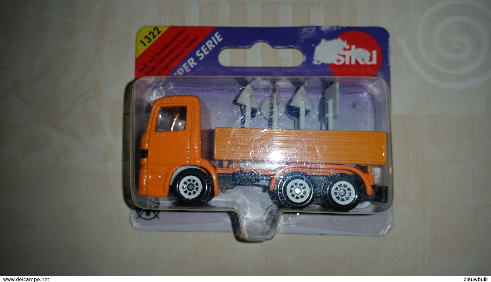 Siku Vrachtwagen Met Verkeersborden 1:87 Siku 1322 - Camions, Bus Et Construction