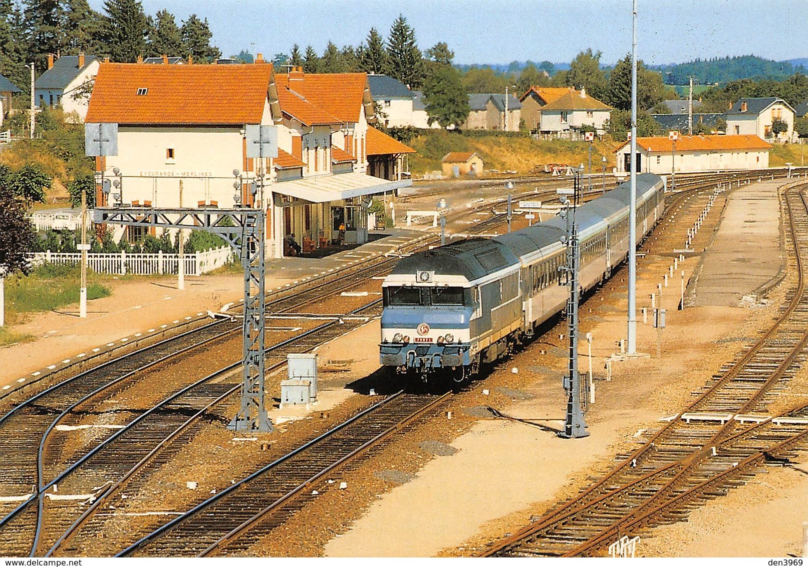 EYGURANDE-MERLINES - Train En Gare CC 72071 En Tête Du Ventadour - Ligne De Lyon à Bordeaux - Cliché René Gibiat - Eygurande