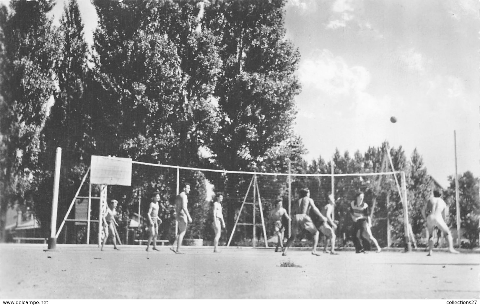 95-ERMONT- COLLEGE D'ATHLETTES D'ERMONT- UNE PARTIE DE VOLLEY-BALL ANIMEE - Ermont-Eaubonne