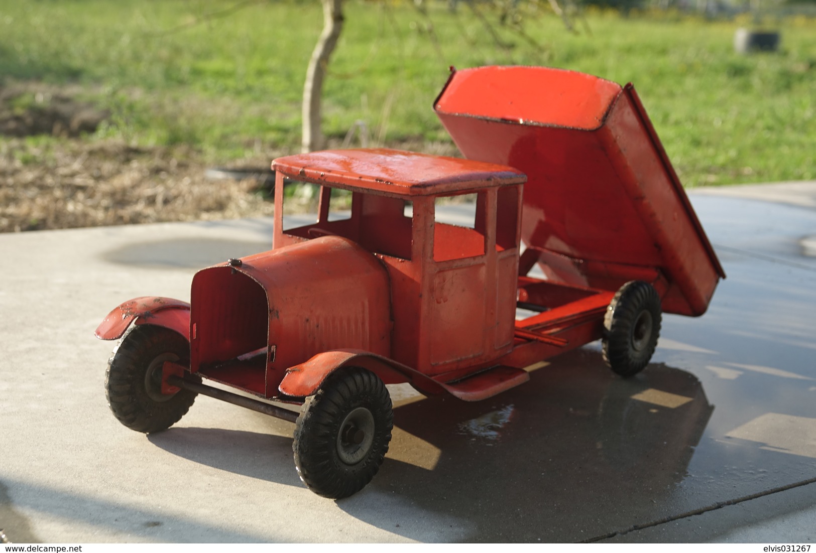 Vintage  : Triang - Lines Bros 'Bedford' Red Tipper Truck Toy - Pressed Steel - Pre War - Limitierte Auflagen Und Kuriositäten - Alle Marken