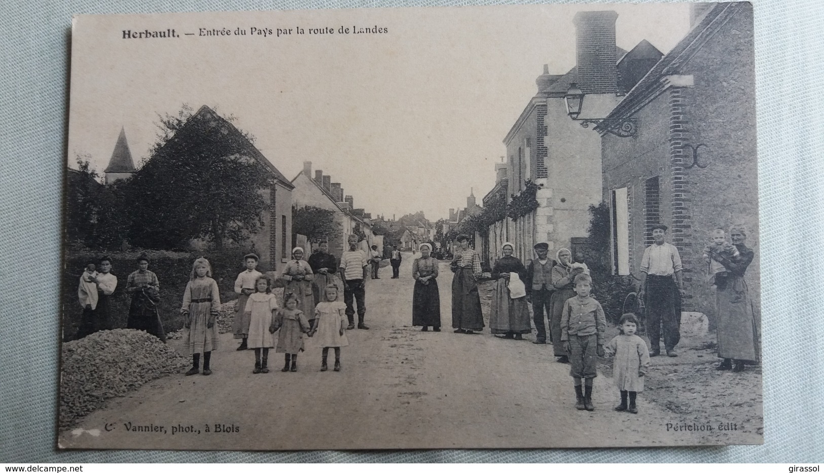 CPA HERBAULT 41 ENTREE DU PAYS PAR LA ROUTE DE LANDES  ED PERICHON VANNIER BELLE ANIMATION - Herbault