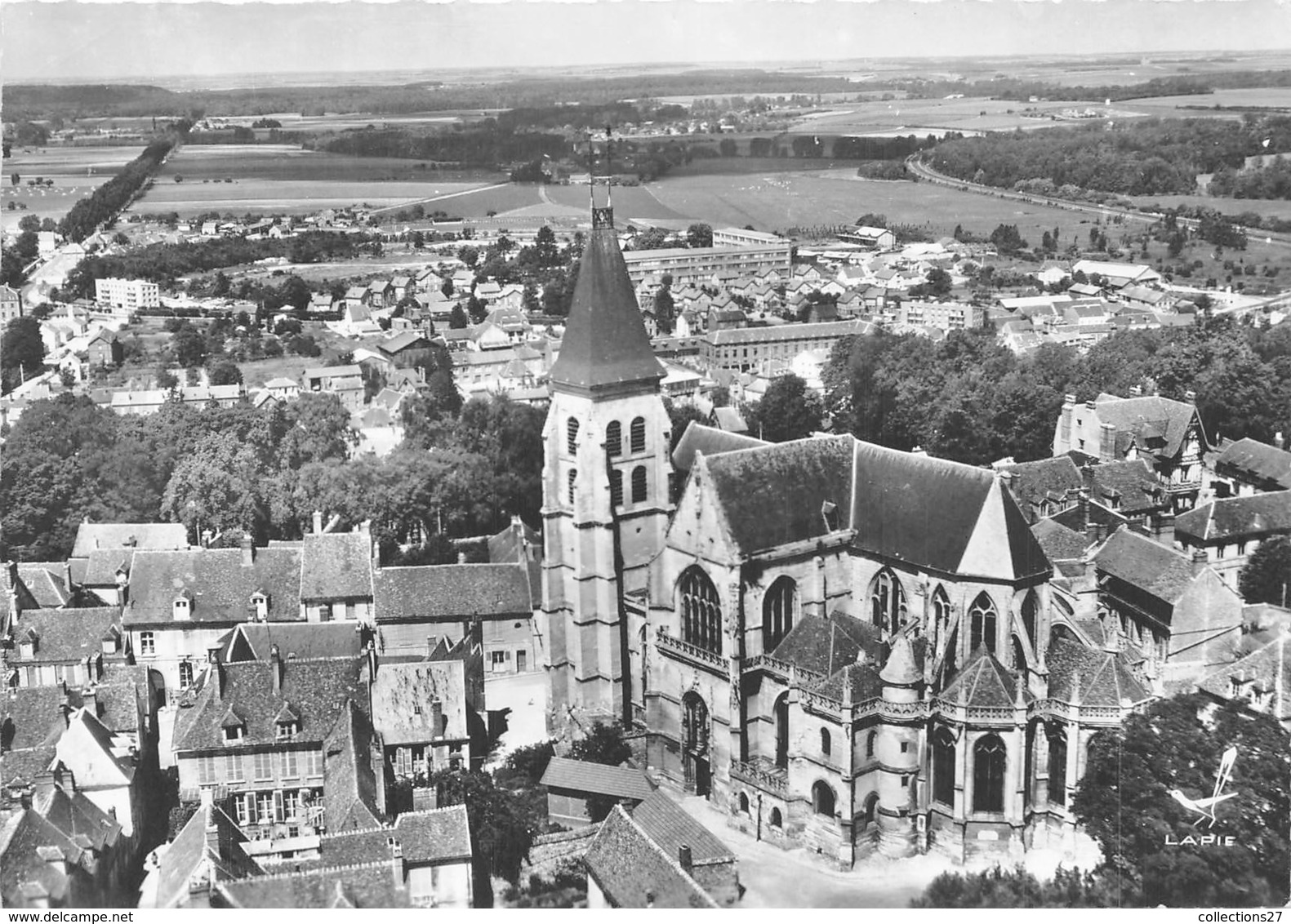 60-CLERMONT- VUE DU CIEL L'EGLISE - Clermont