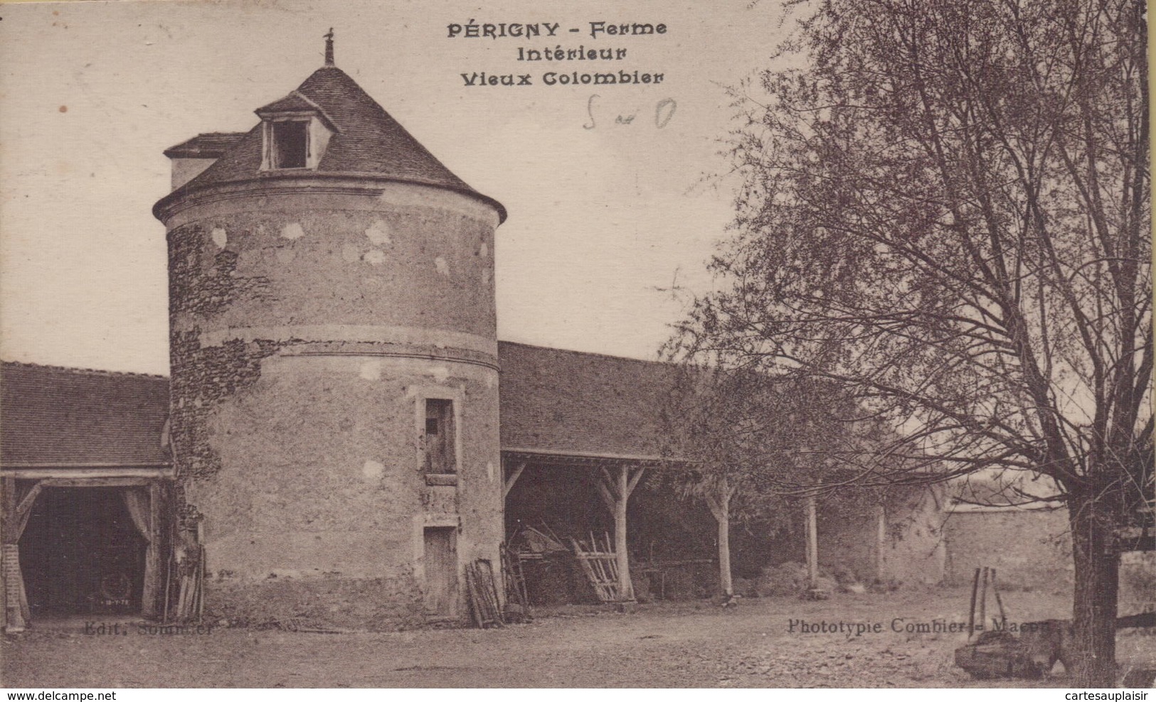 Perigny : Intérieur Vieux Colombier - Perigny