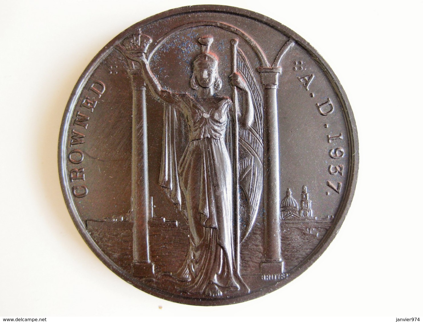 Medaille Et Boite. Edward VIII Coronation Medal Crowned 1937 - Royaux/De Noblesse