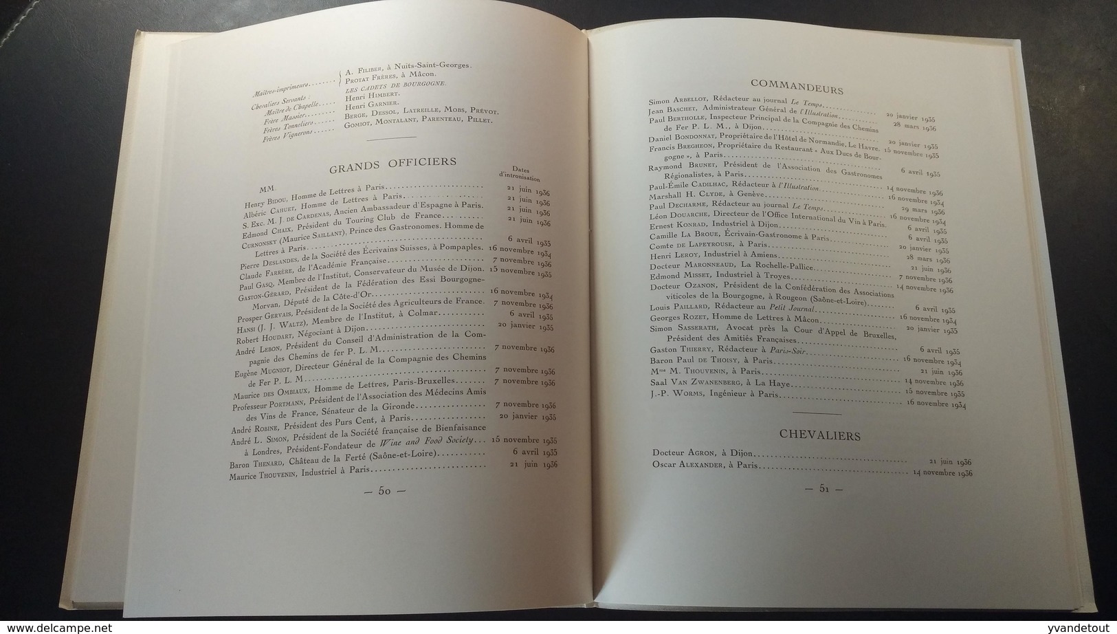 La Confrérie des Chevaliers du Tastevin. Historique - Scènes - Tableaux. Texte de Georges Rozet. Bourgogne. Vin 1937