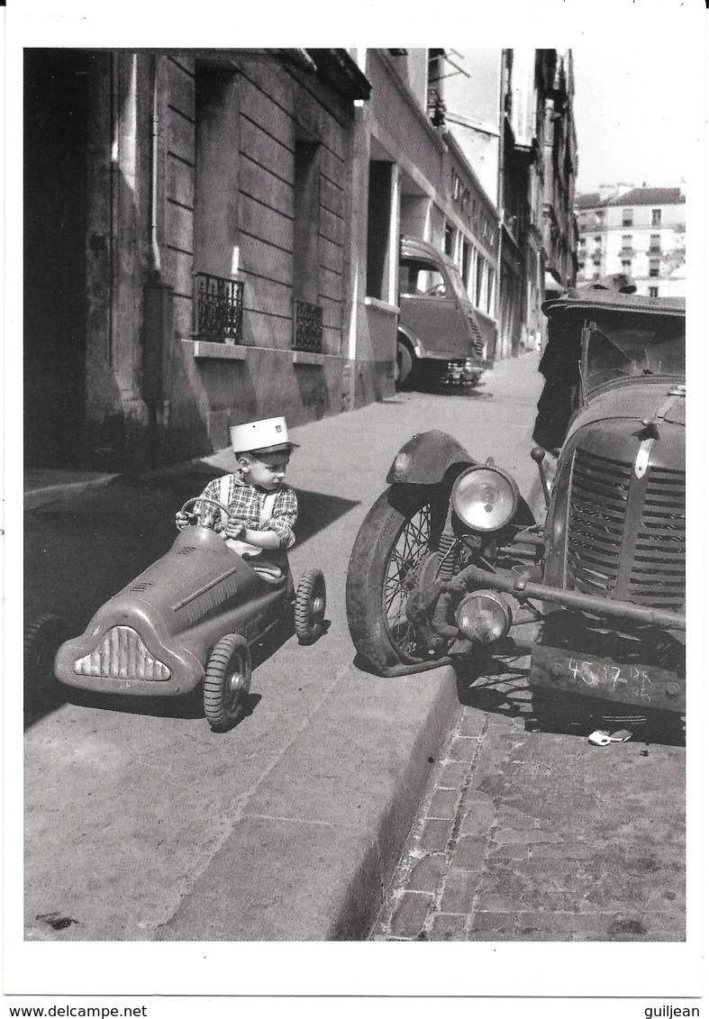 Photographie ROBERT DOISNEAU - " BOLIDES ", PARIS 1956 - EDITIONS DU DESASTRE - RD 13 - Cpsm - Doisneau