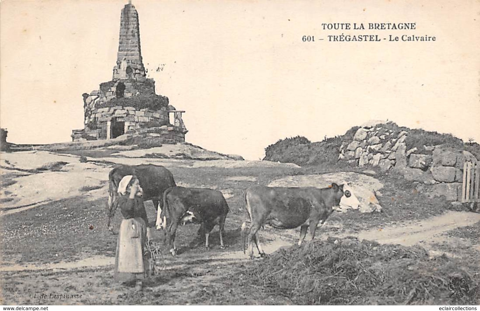 Trégastel           22             Le Calvaire. Gardienne De Vaches   (voir Scan) - Trégastel