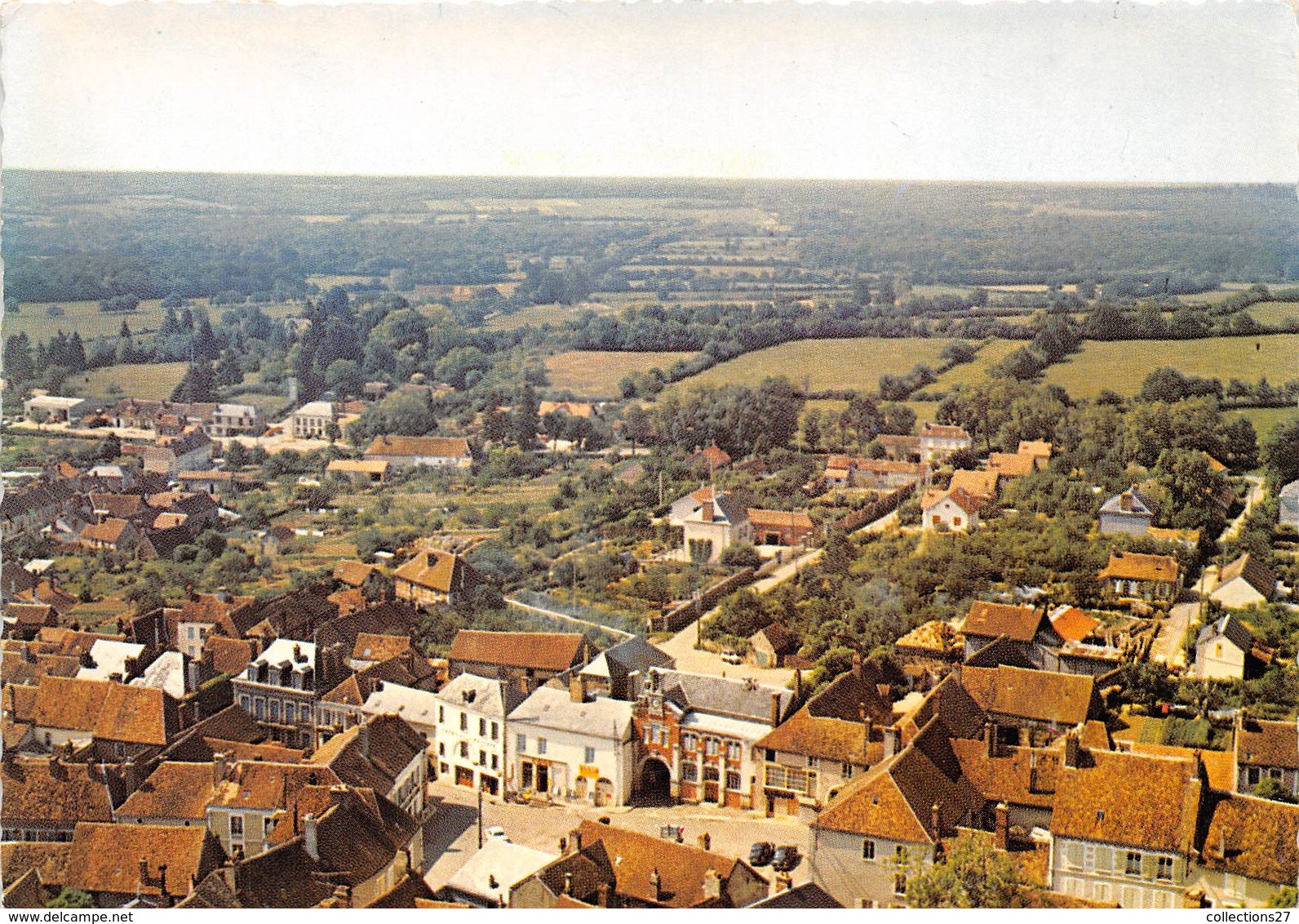 89-SAINT-SAUVEUR-EN-PUISAYE- VUE AERIENNE GENERALE - Saint Sauveur En Puisaye