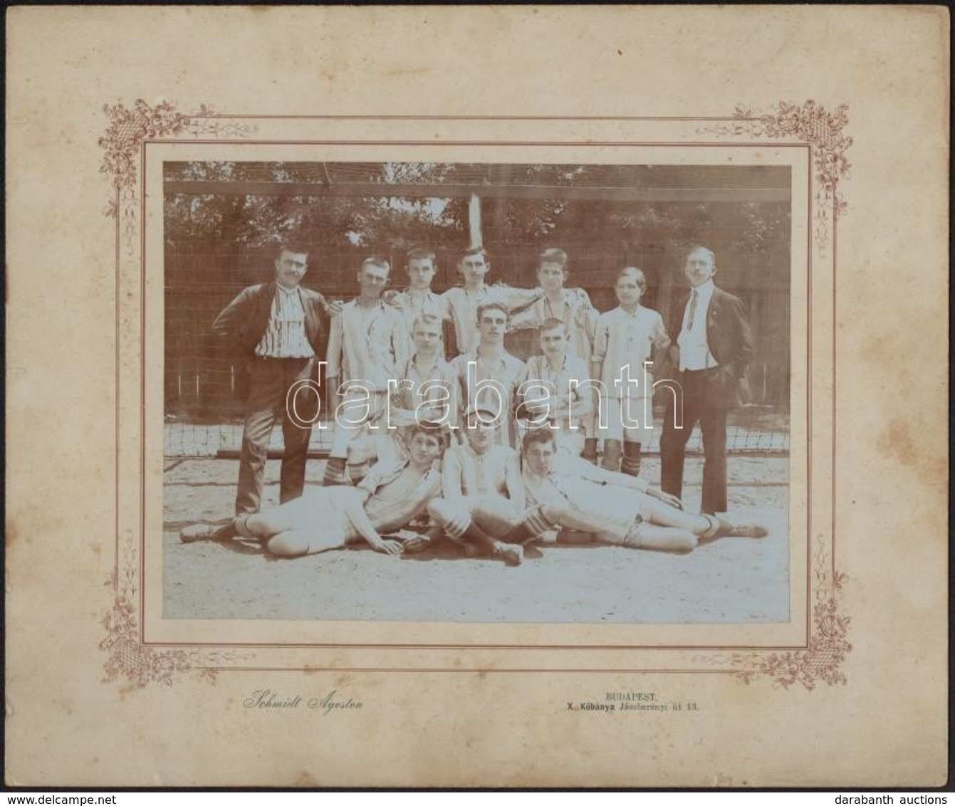 Cca 1900 Futballisták Csoportképe, Schmidt Ágoston Kőbányai Műterméből, Kartonra Kasírozva, 14x20 Cm - Sonstige & Ohne Zuordnung