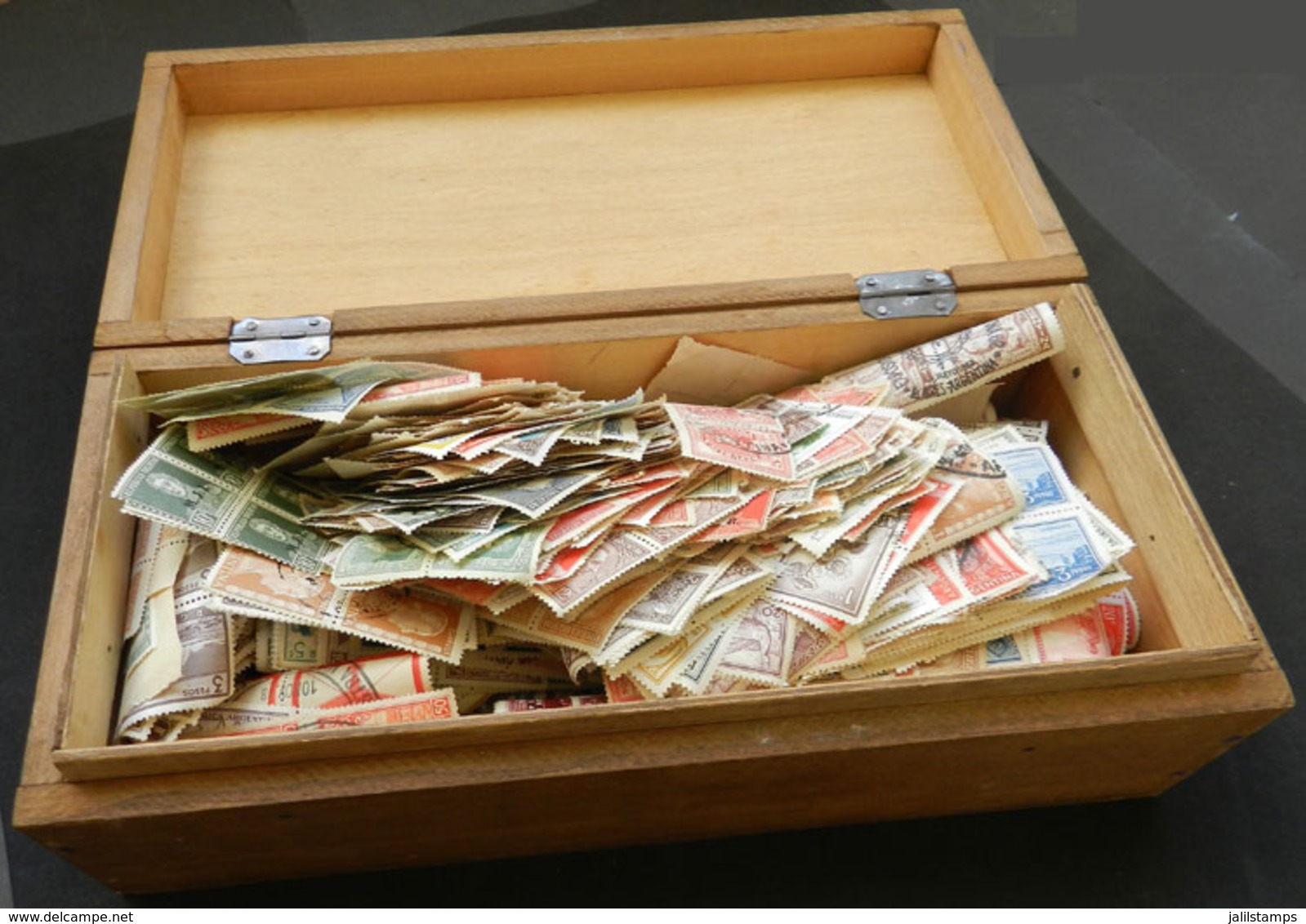 ARGENTINA: Wooden Box Full Of Stamps (I Estimate SEVERAL THOUSANDS) In Blocks Of 4, Most Postally Used Or With Special C - Collections, Lots & Series