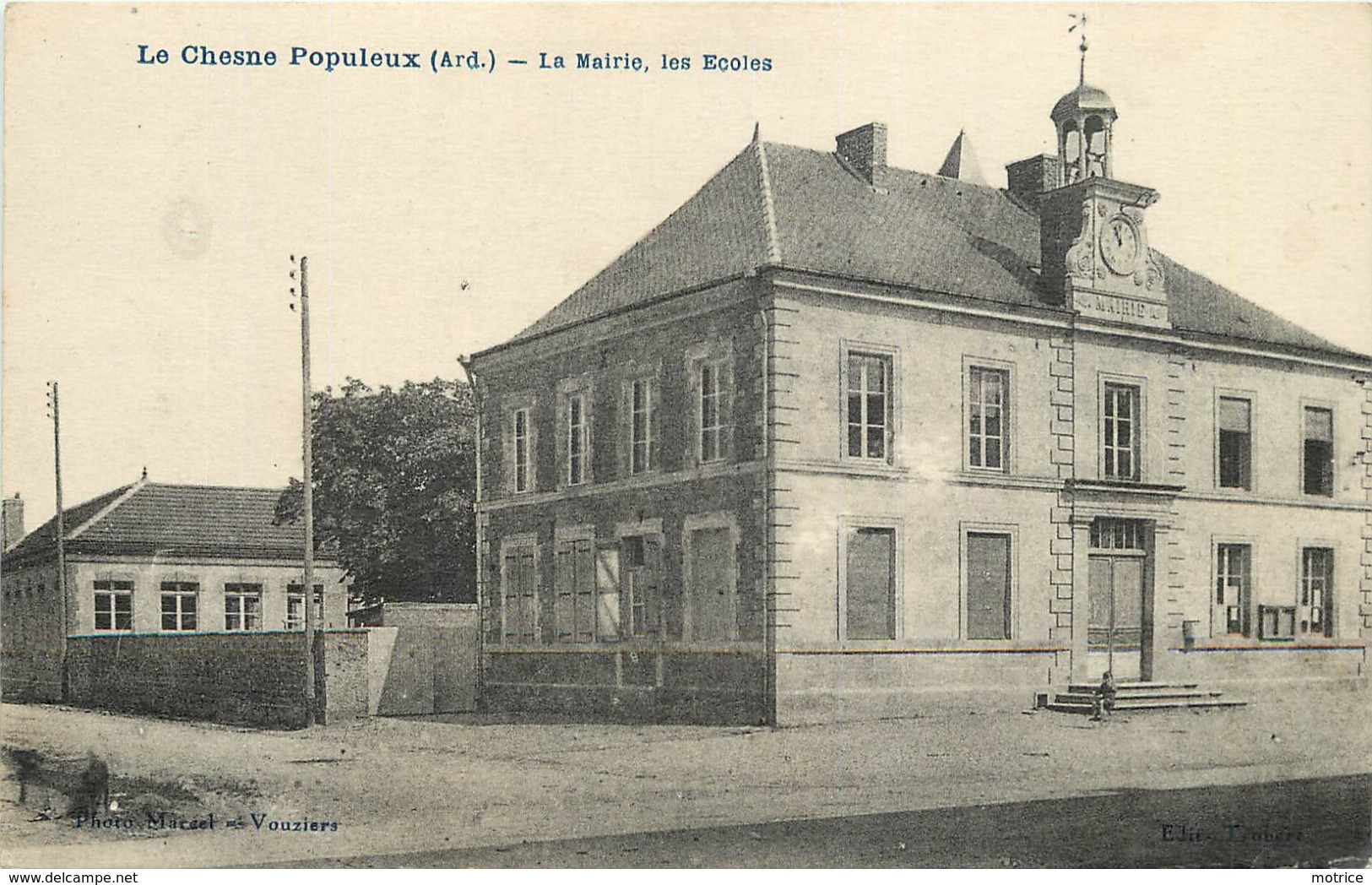 LE CHESNE POPULEUX - La Mairie , Les écoles. - Le Chesne