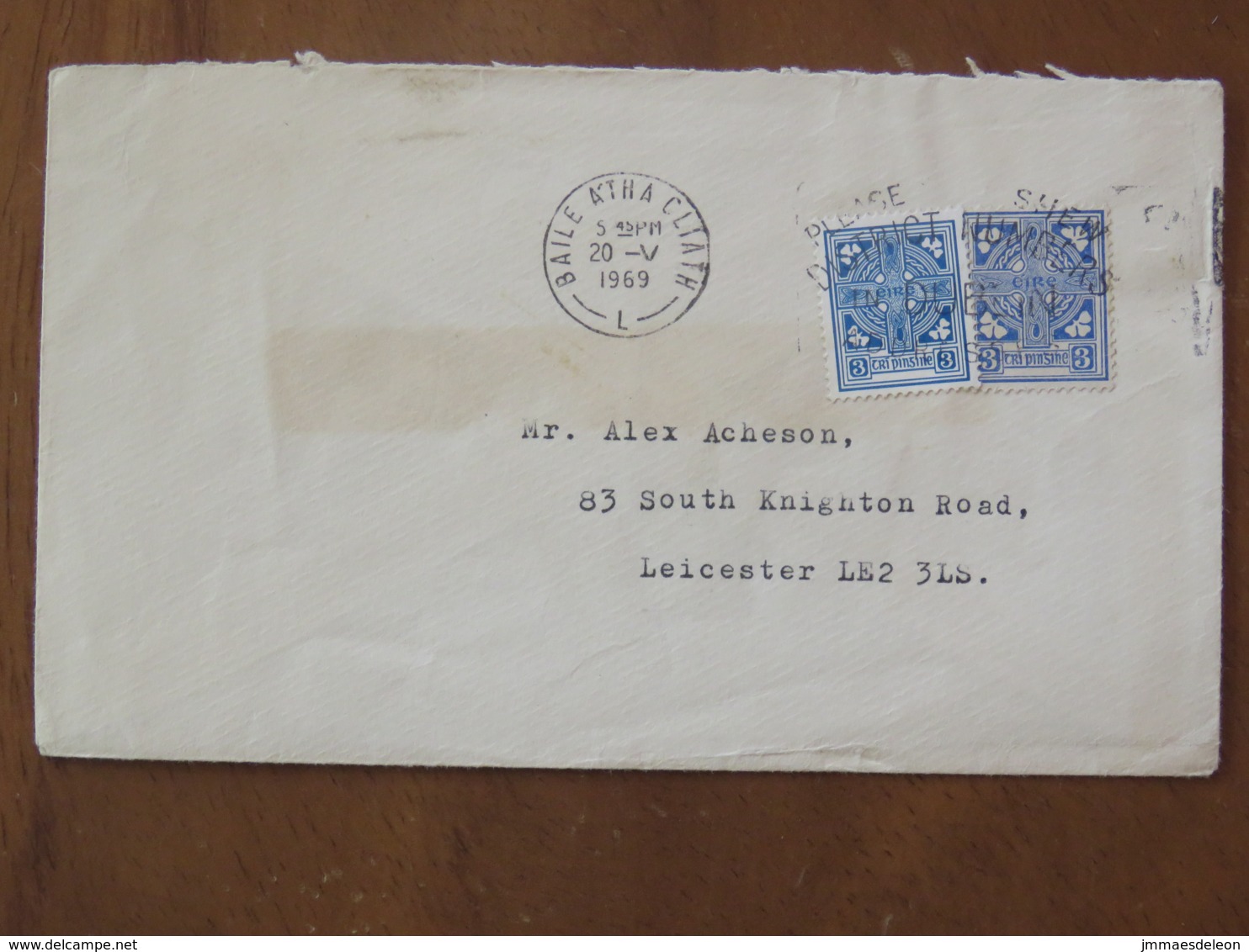 Ireland 1969 Cover Baile Atha To England - Cross (2 Slightly Different Stamps) - Covers & Documents