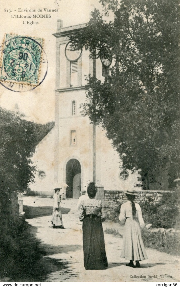 ILE  AUX MOINES *** FEMMES SE RENDANT A L EGLISE EN 1906 *** - Ile Aux Moines