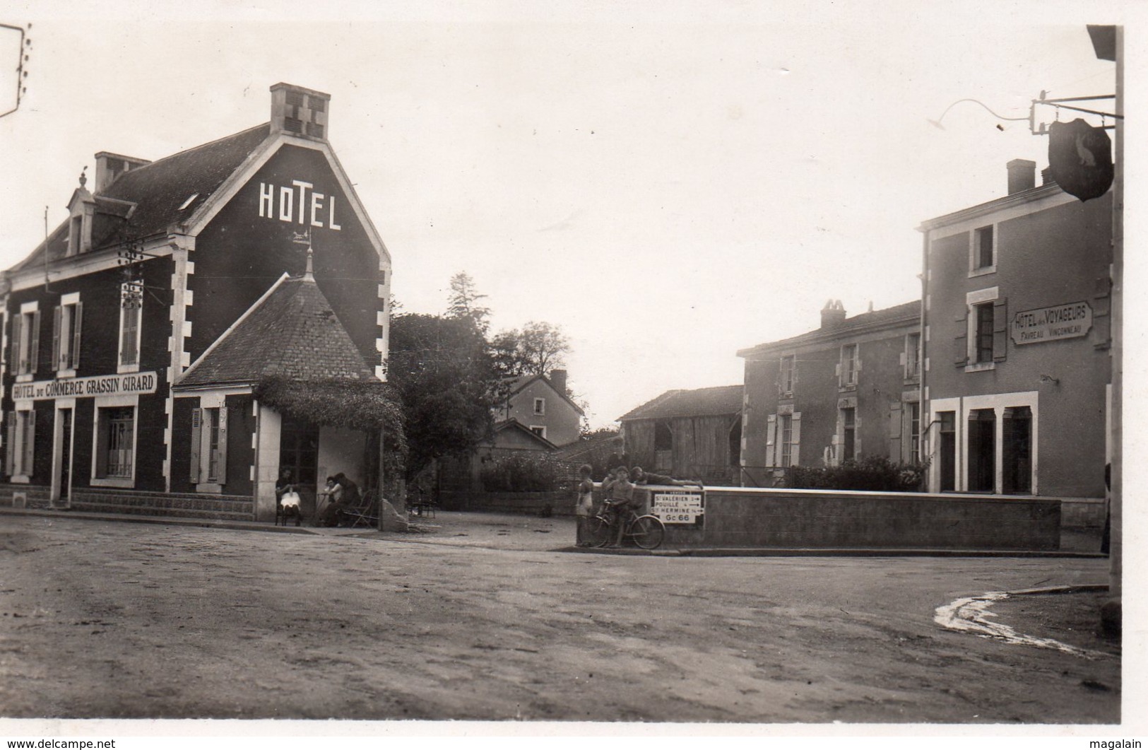 L'Hermenault : Les Hôtels (cpsm) - L'Hermenault