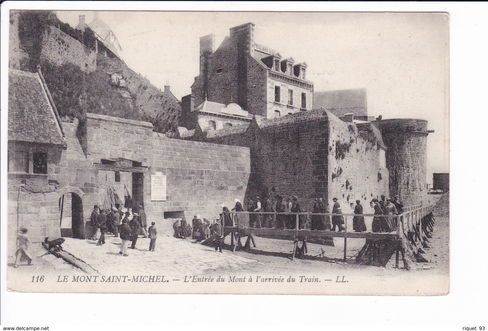 116 - LE MONT-SAINT-MICHEL - L'Entée Du Mont à L'arrivée Du Train - Le Mont Saint Michel