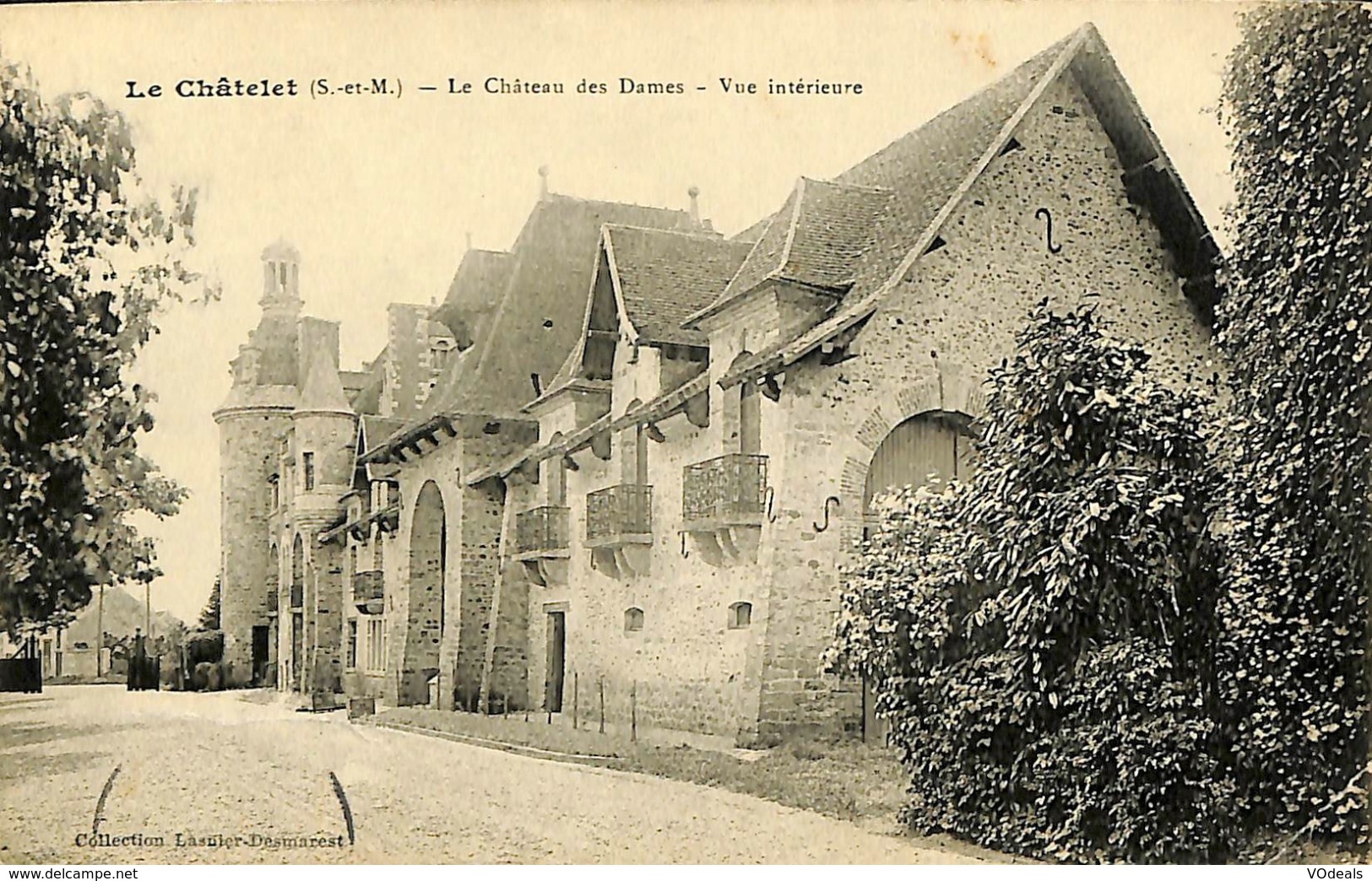 CPA - France - (77) Seine Et Marne - Le Châtelet - Le Château Des Dames - Vue Intérieure - Le Chatelet En Brie