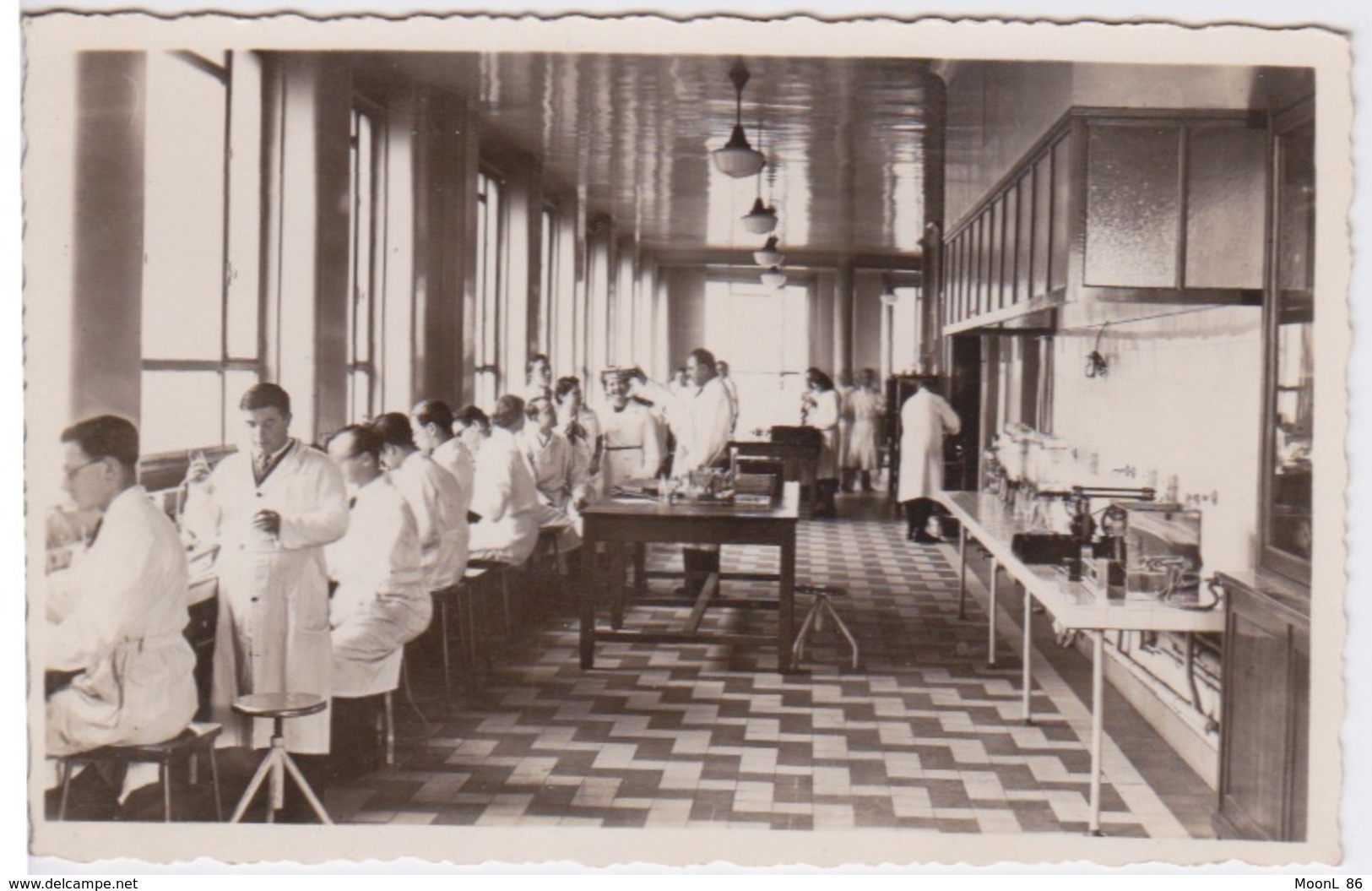 75 - PARIS - Carte Photo-  Institut Alfred FOURNIER - Le Laboratoire De Sérologie - Non Classés