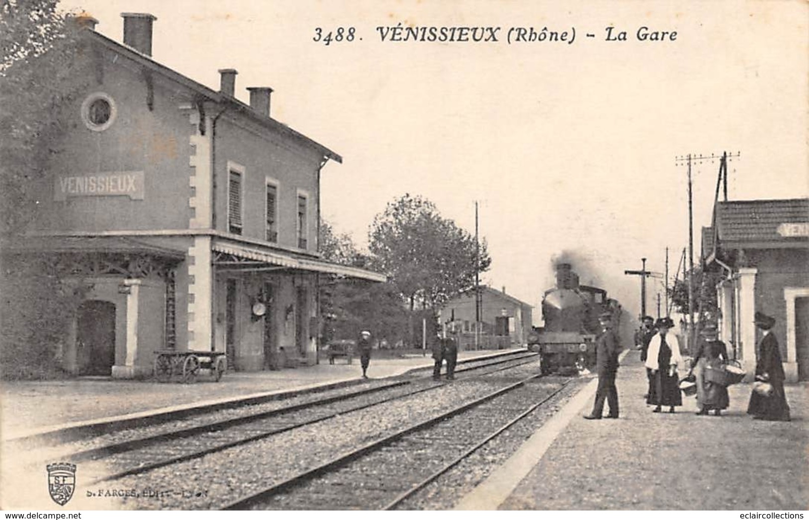 Vénissieux         69      Intérieur De La Gare      ( Voir Scan) - Vénissieux