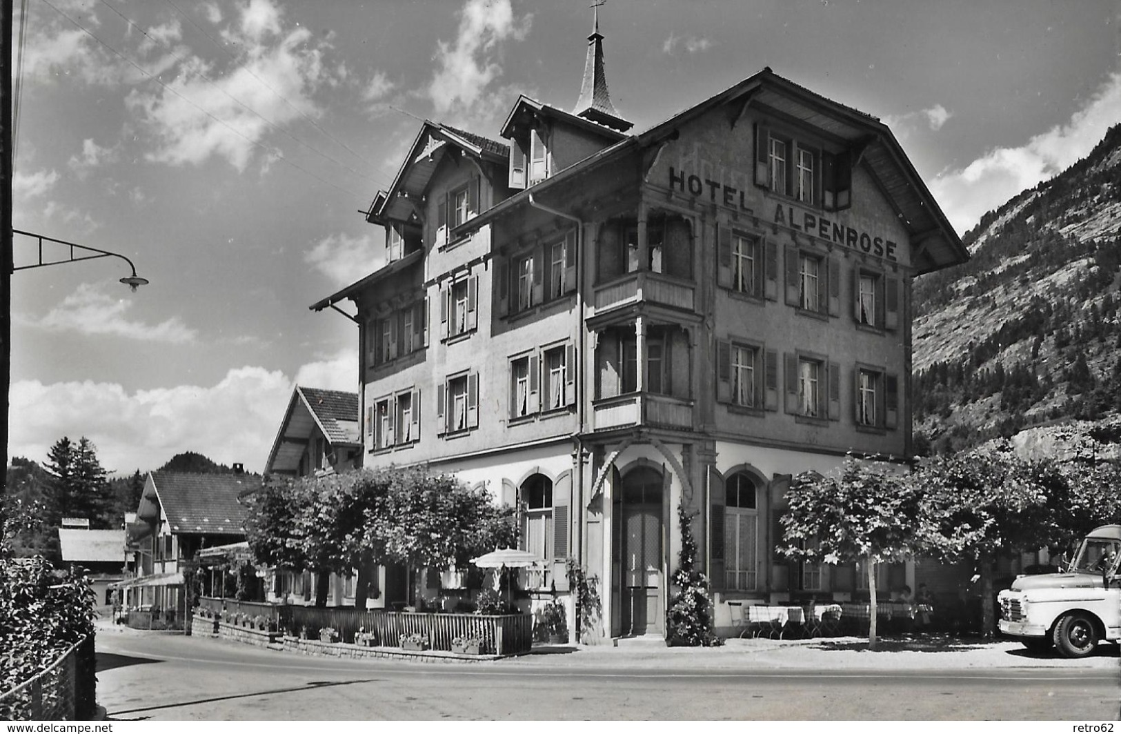 INNERTKIRCHEN → Hotel Alpenrose Mit Altem Bus Davor, Fotokarte Ca.1955 - Innertkirchen