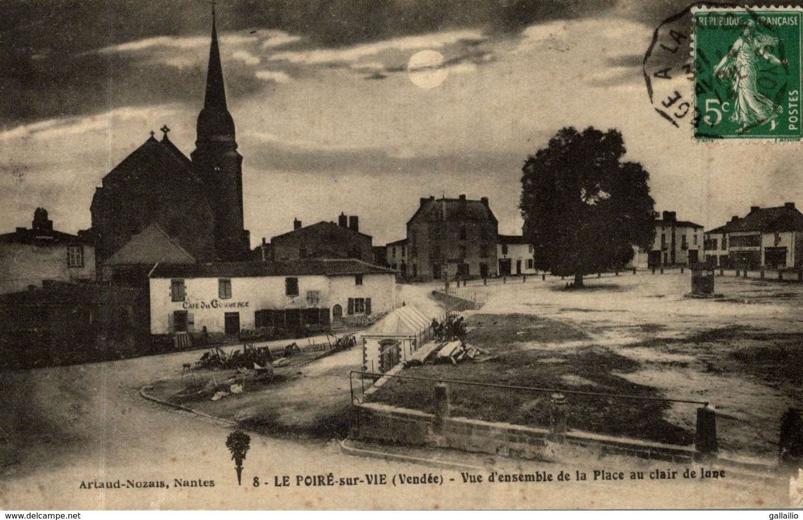 LE POIRE SUR VIE VUE D'ENSEMBLE DE LA PLACE AU CLAIR DE LUNE - Poiré-sur-Vie