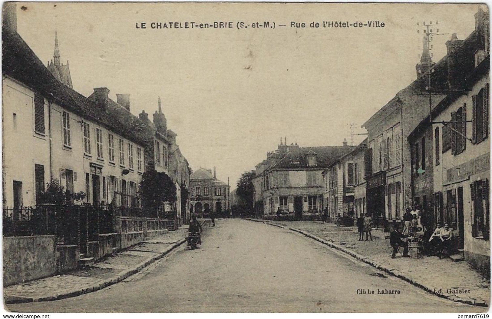 77   Le Chatelet En Brie  Rue De L'hotel De Ville - Le Chatelet En Brie