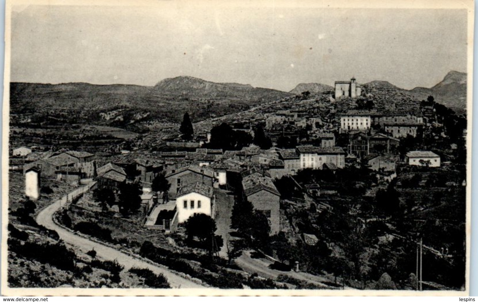 83 - COMPS Sur ARTUBY --  Vue Générale Prise De La Route D'Aups - Comps-sur-Artuby