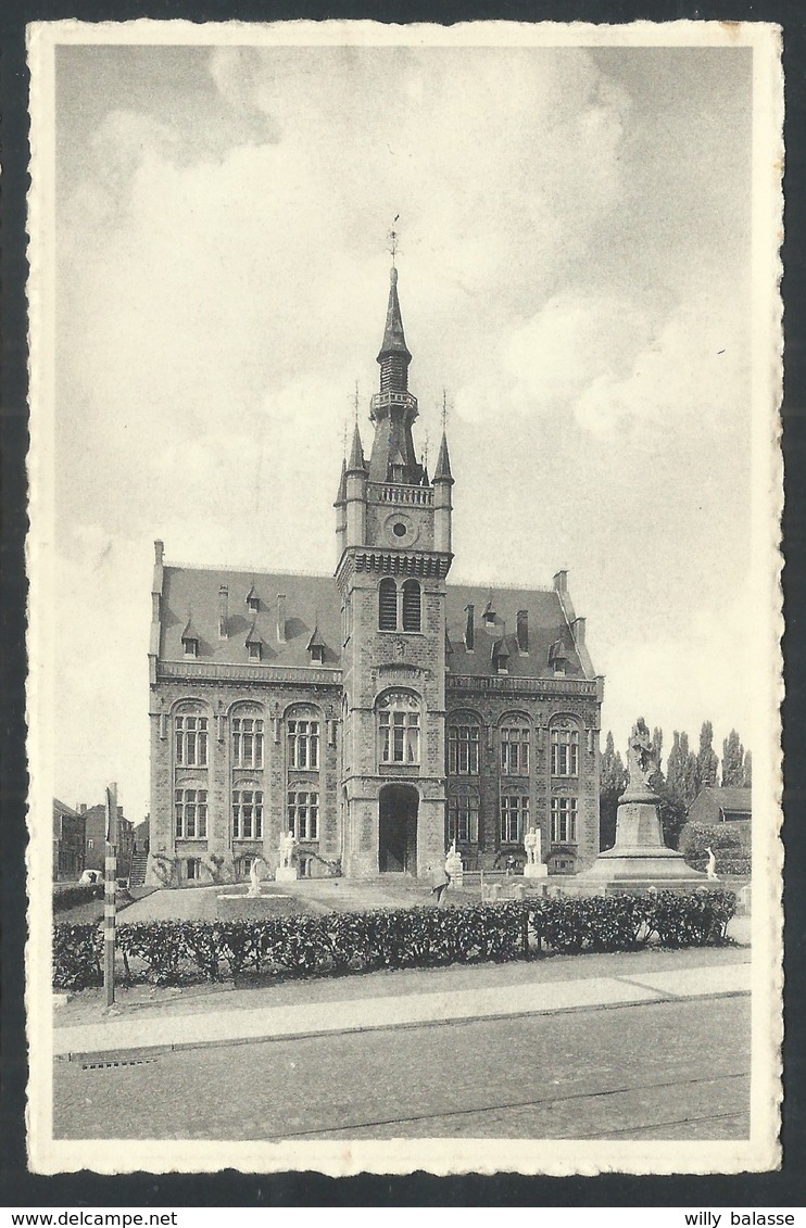 +++ CPA - COURCELLES - Hôtel De Ville Et Monuments Aux Morts Des Deux Guerres - Nels   // - Courcelles