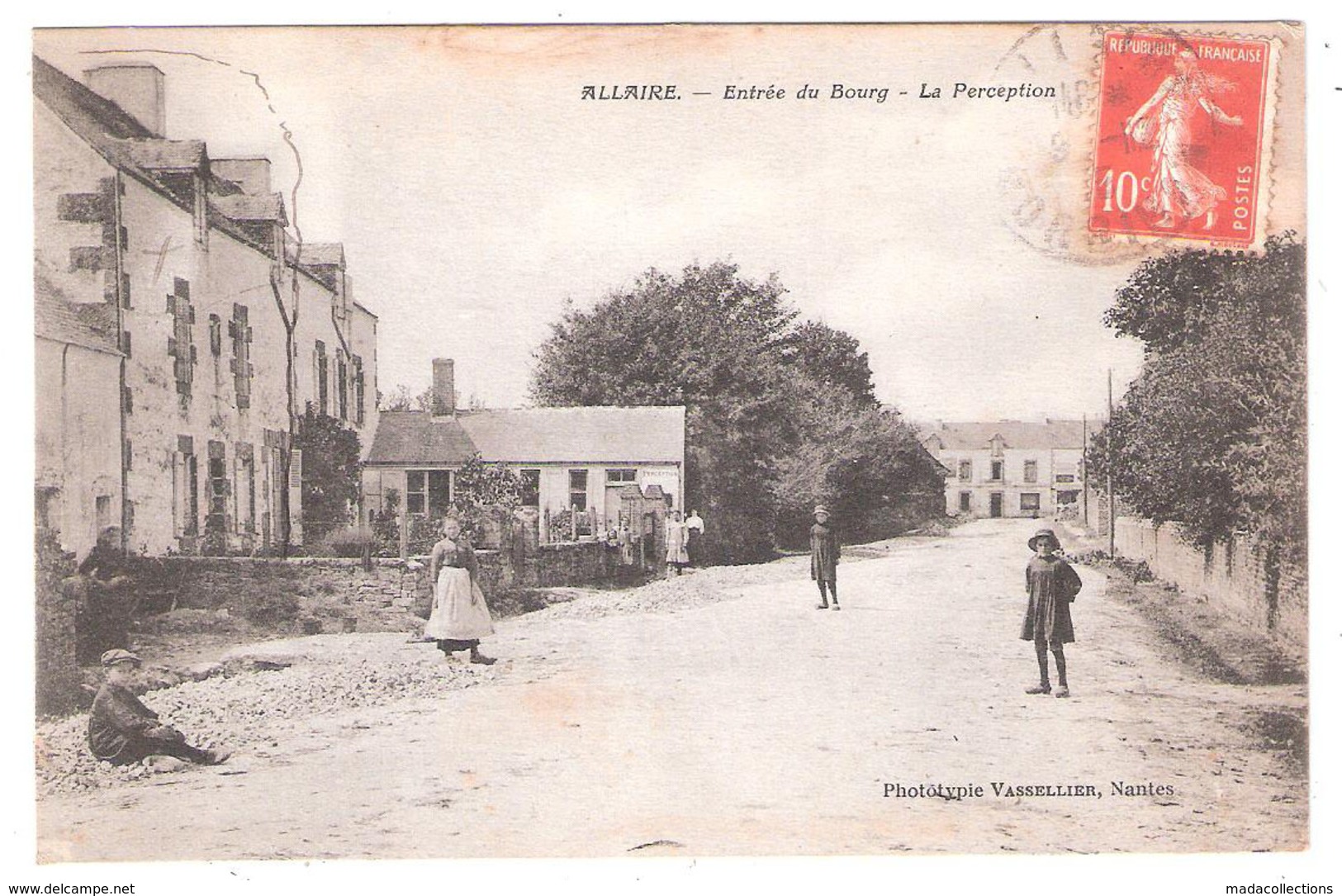 Allaire (56 -  Morbihan) Entrée Du Bourg - La Perception - Allaire