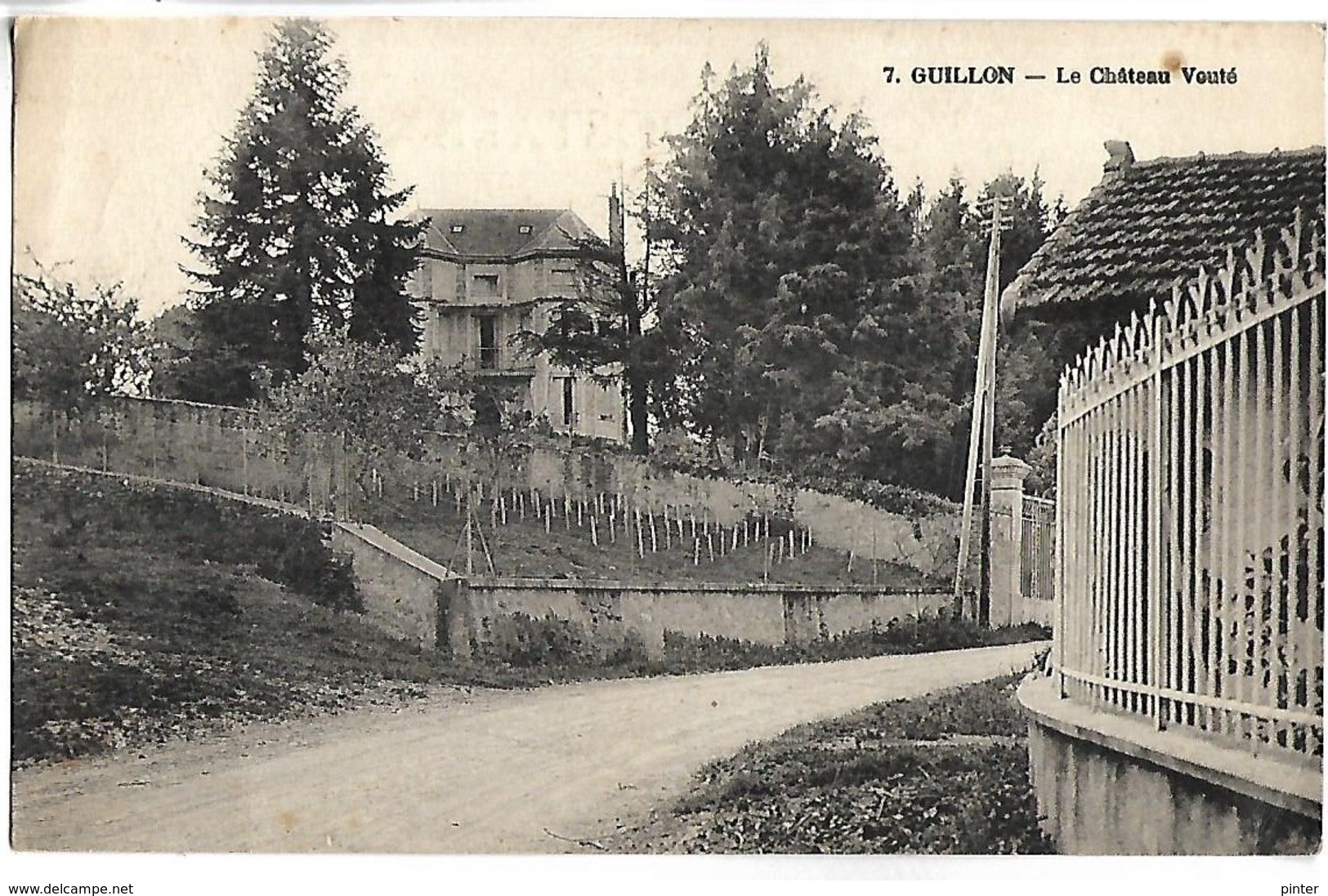 GUILLON - Le Château Vouté - Guillon