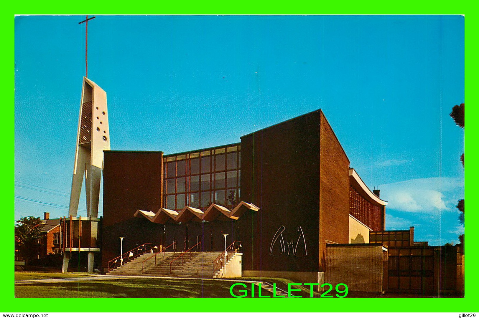 SHERBROOKE, QUÉBEC - ÉGLISE STE-FAMILLE - CIRCULÉE EN 1968 - UNIC - - Sherbrooke