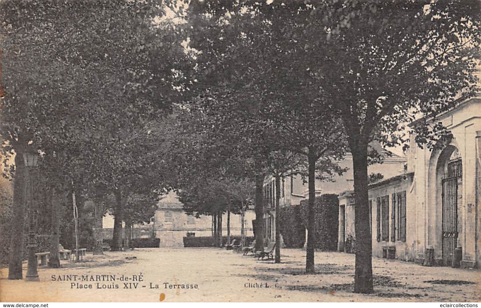 Ile De Ré.    17       St Martin De Ré.    Place Louis XIV     (voir Scan) - Ile De Ré