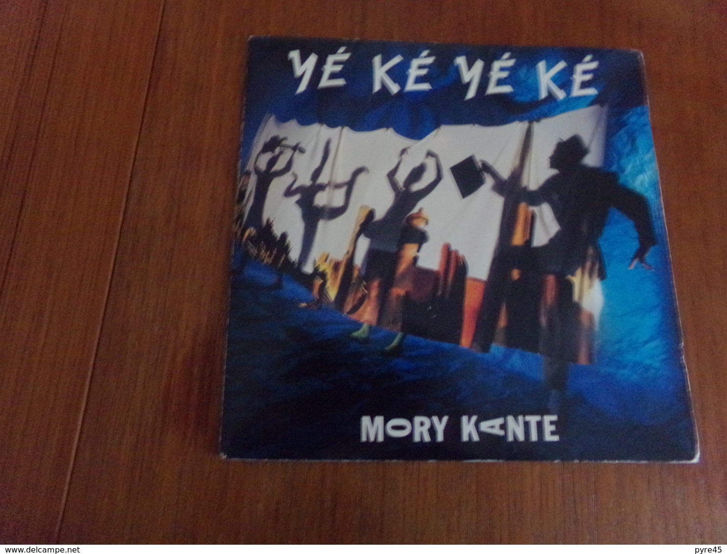 45 T Mory Kante " Yé Ké Yé Ké, Akwaba Beach " - World Music