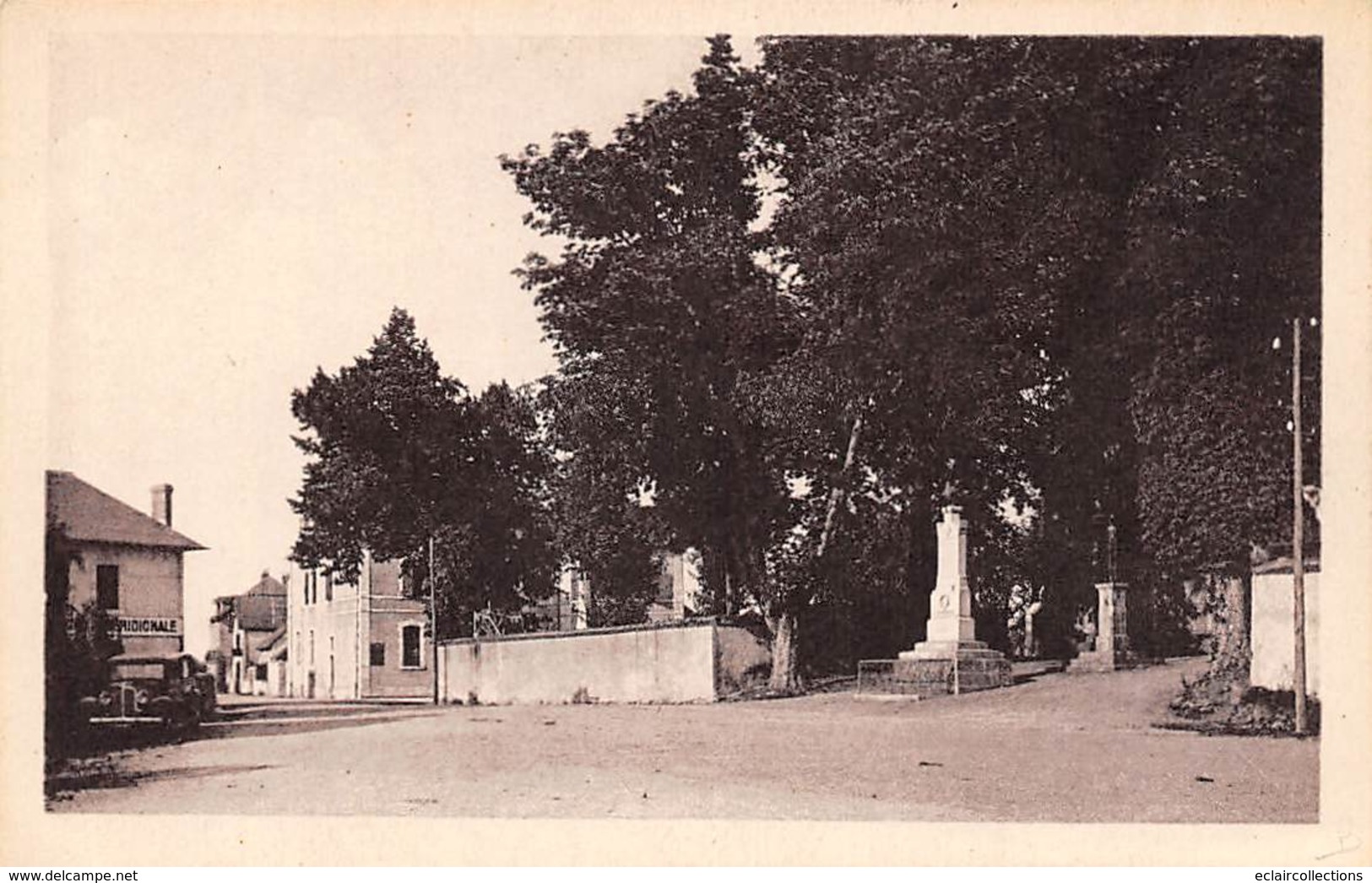 Ger              65      Place De L'Eglise Et Monument Aux Morts  (voir Scan) - Andere & Zonder Classificatie