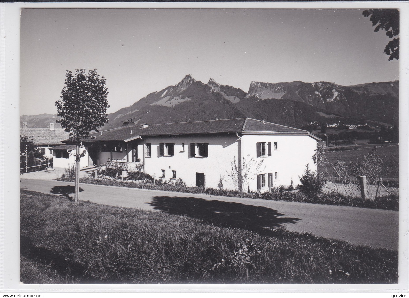 Le Pâquier, Hostellerie-Restaurant LE CASTEL. Format 10 X 15 - Le Pâquier