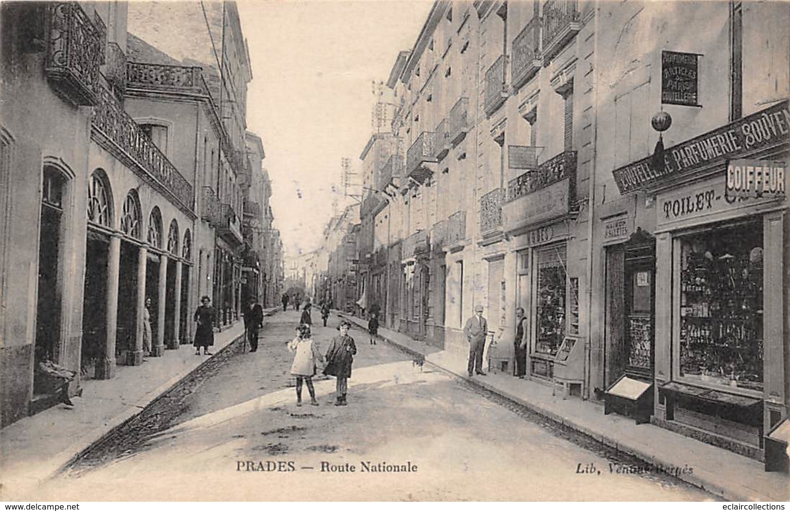 Prades         66          Rue Nationale   2      (voir Scan) - Prades