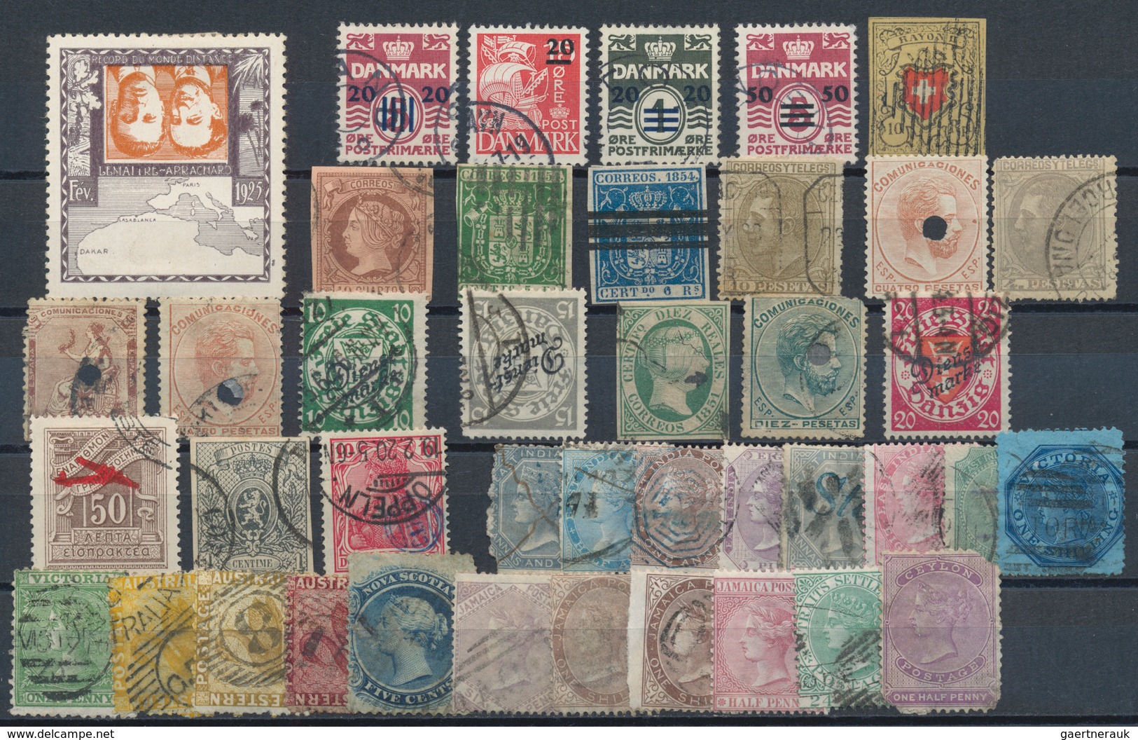 Alle Welt: 1850/1940 (ca.), Used And Mint Lot On Two Stockcards, Varied Condition, Several Better St - Collections (sans Albums)