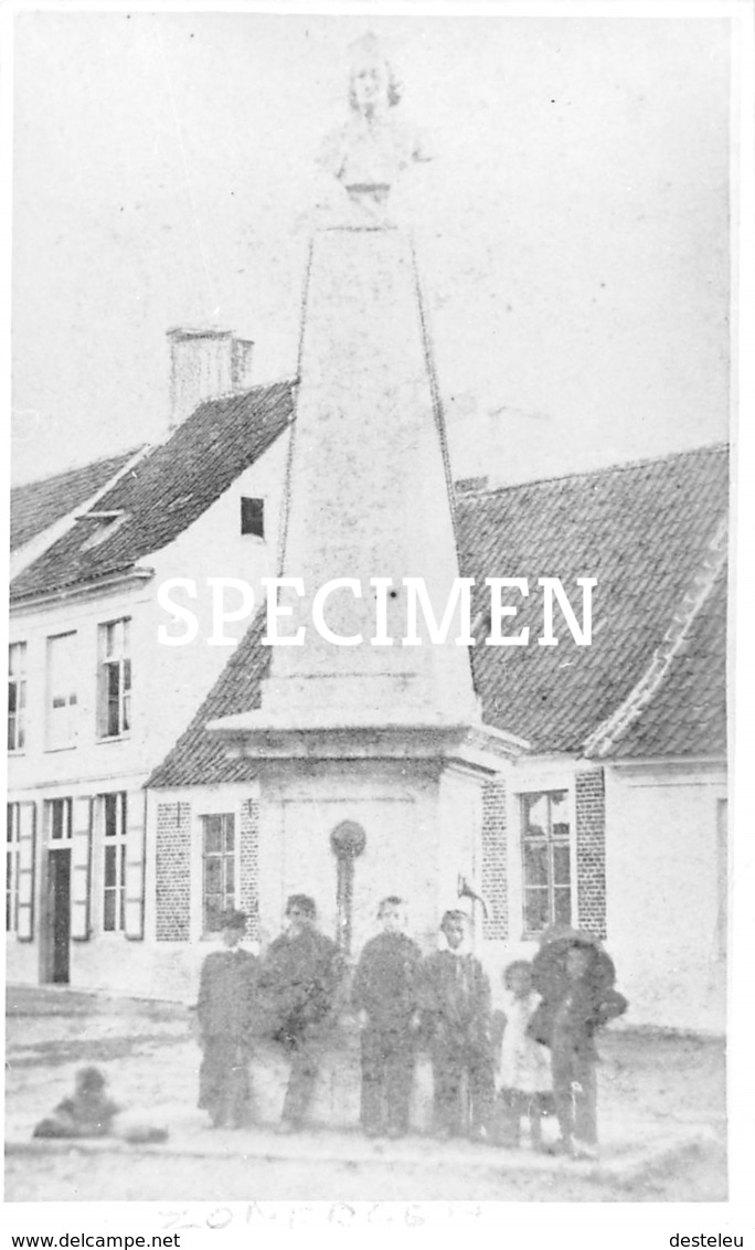 Foto Standbeeld Zomergem 1899 - 7,5 X 12,5 Cm - Zomergem