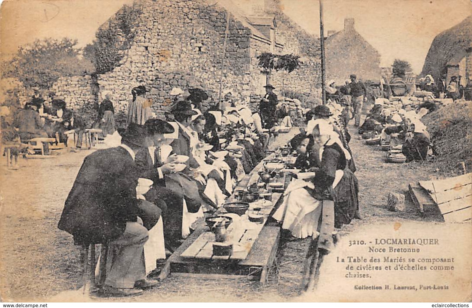 Locmariaquer       56       Noce Bretonne . La Table Des Mariés        (voir Scan) - Locmariaquer