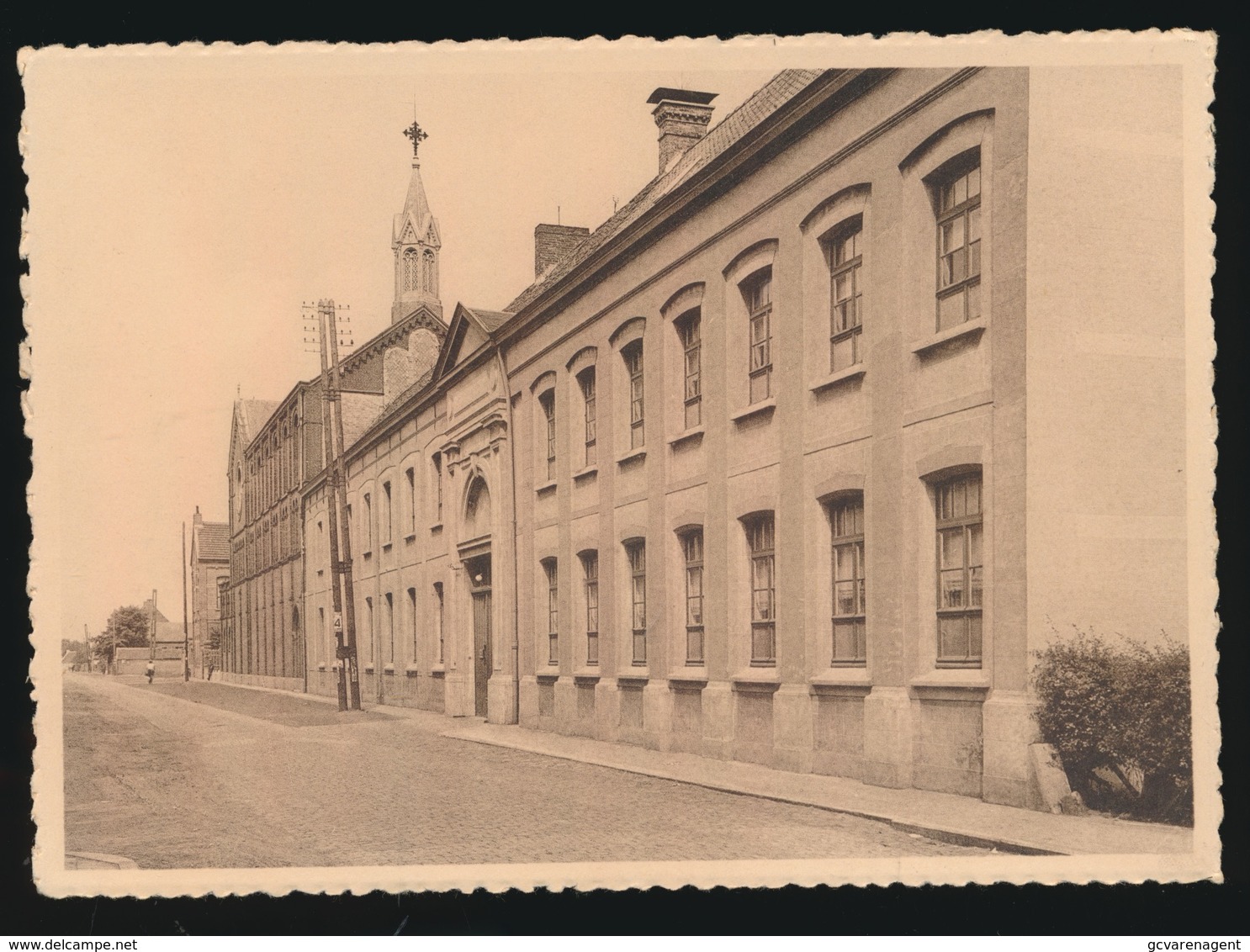 LOVENDEGEM  ZUSTERS VAN LIEFDE VAN J.M. GESTICHT BERNADETTE - VOORGEVEL - Lovendegem